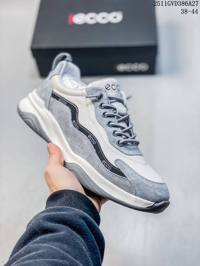 Ecco爱步男鞋 百搭休闲老爹鞋 柔酷8号系列运动鞋 经典和现代工艺品质融合 精选小牛皮面料 舒适柔软细腻 版型楦型上脚非常到位 四季热销款 独有鞋型设计 特有