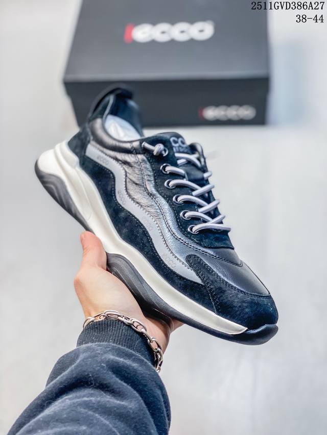 Ecco爱步男鞋 百搭休闲老爹鞋 柔酷8号系列运动鞋 经典和现代工艺品质融合 精选小牛皮面料 舒适柔软细腻 版型楦型上脚非常到位 四季热销款 独有鞋型设计 特有
