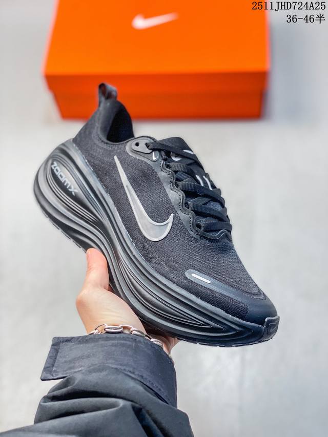 耐克Nike Airzoom Vomero plus 全掌Reactx泡绵中底 舒适减震防滑低帮网面跑步鞋 货号：Hv8150-003 尺码：36-46半 11