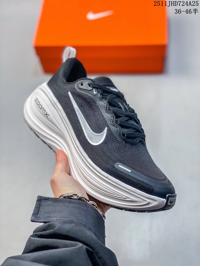 耐克Nike Airzoom Vomero plus 全掌Reactx泡绵中底 舒适减震防滑低帮网面跑步鞋 货号：Hv8150-003 尺码：36-46半 11