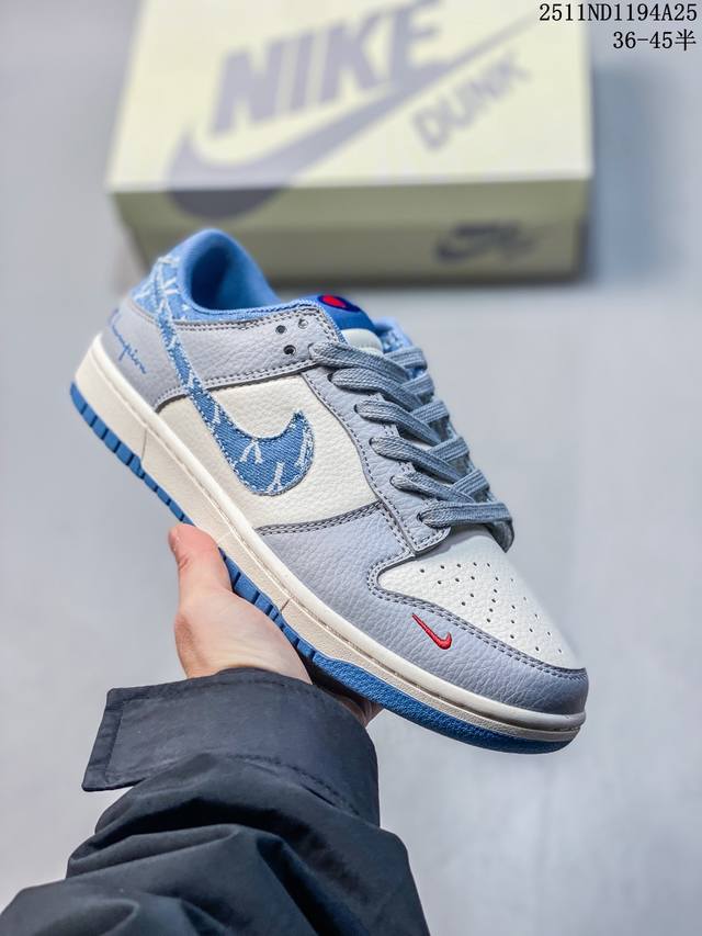 蛇年限量发售！#蛇年先行者公司级 #Sb Duck Low “白灰蛇鳞高奢蛇年定制款” 个性的设计风格以及品牌的经典元素 使其成为一双具有独特身份和价值的鞋子