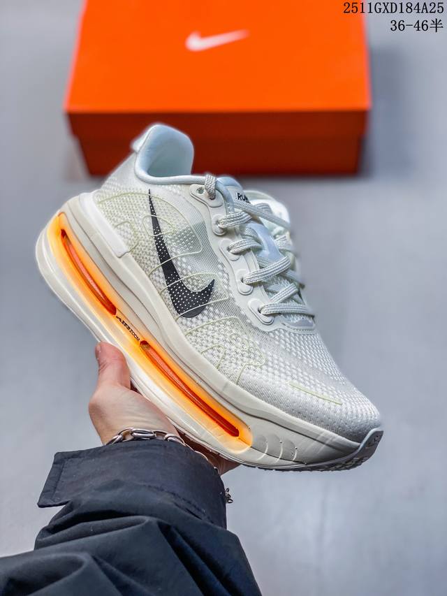 公司级：Nike Vomero premium 耐克 舒适减震防滑 低帮跑步鞋 全掌Reactx泡绵中底 前掌和后跟还配备了Air Zoom气垫单元 据说跑起来