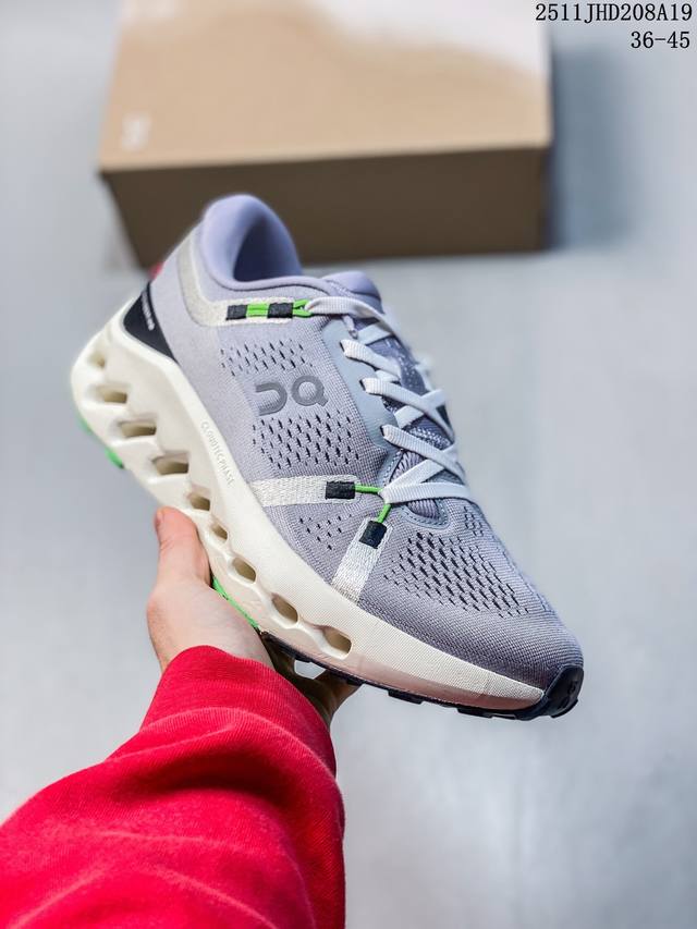 On Cloudzone 昂跑舒适百搭防滑耐磨 低帮休闲跑步鞋 昂跑运动品牌 开创于2010年 缓震着陆、强效回弹、轻柔质感的设计构思始终是On研制关键 与此同