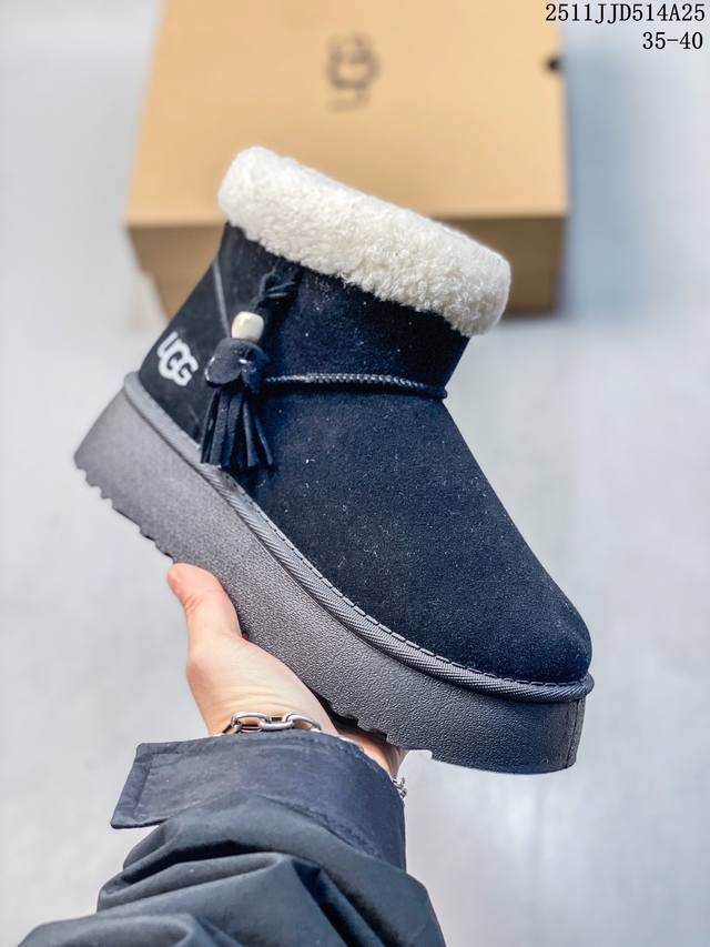 Ugg 雪地靴 Ugg Heritage Utility Sneaker 传统实用运动鞋 Ugg元素与经典运动鞋的氛围相结合，融合了传统与创新。鞋面采用全粒皮革
