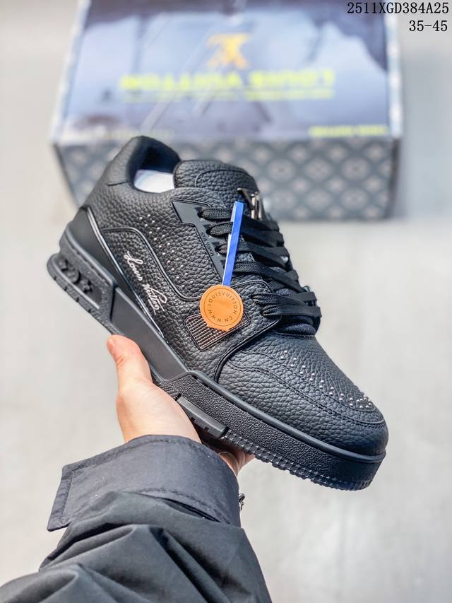 东莞纯原 驴家Lv Trainer 原版完美楦型 东莞大厂出产 品控胜过市面百分之95 黑色 白色 铆钉配色 原版正确Tpu大底 标准原版大底克重152K 独家