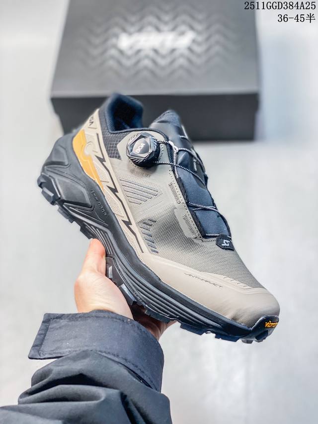 Kailas Fuga Ex3 Gtx Boa 相思灰 凯乐石 大坡王徒步越野机能跑鞋 鞋面主体部分采用网状薄翼材质中底是大坡王最具特色的山形结构 鞋带采用 B