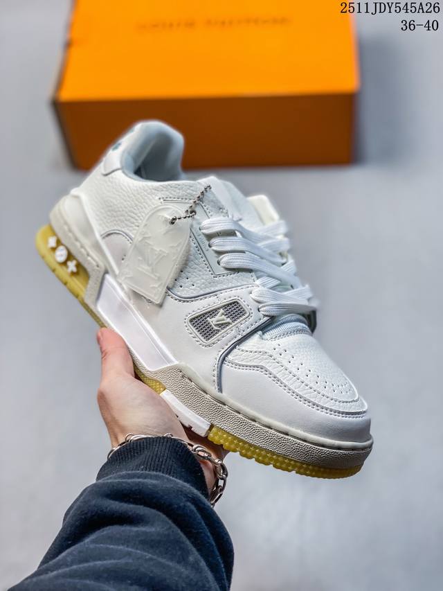 36-45抽屉盒 路易威登 Louis Vuitton Lv路易威登板鞋 Lv篮球鞋风格运动鞋 该鞋由艺术总监 Virgil Abloh设计 垫脚聚米微料加透气