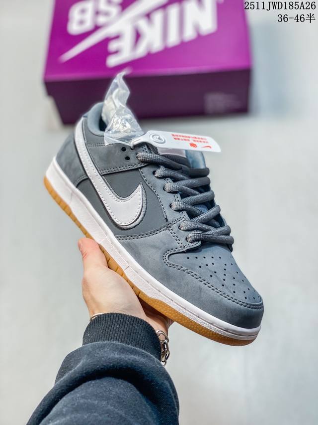 公司级Nike Dunk Low 扣篮系列 耐克 复古低帮休闲运动滑板板鞋 采用脚感柔软舒适Zoomair气垫 有效吸收滑板等极限运动在落地时带来的冲击力 为街