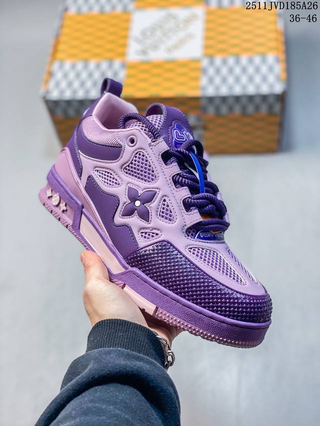 Louis Vuitton Trainer Sneaker 路易威登低帮休闲鞋 艺术总监 Virgil Abloh 设计的路易威登手写标识则于侧面彰显品牌格调.