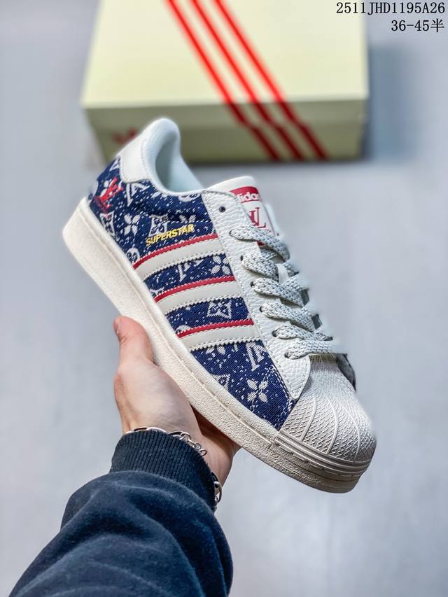 纯原 Clot X Ad Originals Superstar“金标” #贝壳头Lv联名限定 贴合柔软布料蓝彩印花配色 ，这双鞋的整体设计思路和风格可以说很C