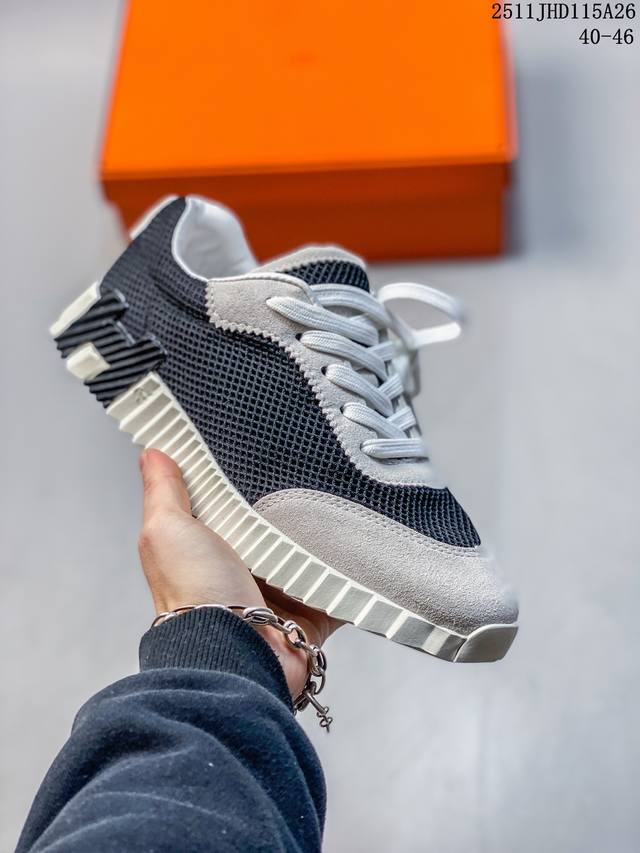 爱马仕愛馬仕爱Hermes炸街男神运动鞋 彰显盎然活力,轻快自在,呈现休闲都市风范#今日宝藏百搭休闲板鞋 Herme#爱马仕运动鞋 #宝藏百搭休闲德训鞋 #He