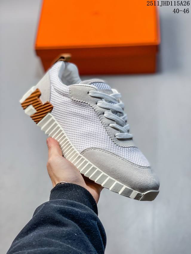 爱马仕愛馬仕爱Hermes炸街男神运动鞋 彰显盎然活力,轻快自在,呈现休闲都市风范#今日宝藏百搭休闲板鞋 Herme#爱马仕运动鞋 #宝藏百搭休闲德训鞋 #He