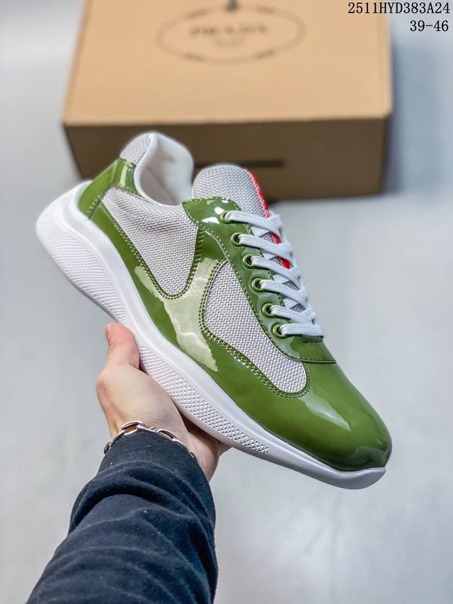 外贸鬼佬版 东莞纯原顶级品质 原版一比一开发 普拉达 prada Linea Rossa 徽标彰显独特的设计格调 海外畅销版 低帮休闲运动鞋 3厘米轻质柔韧鞋底