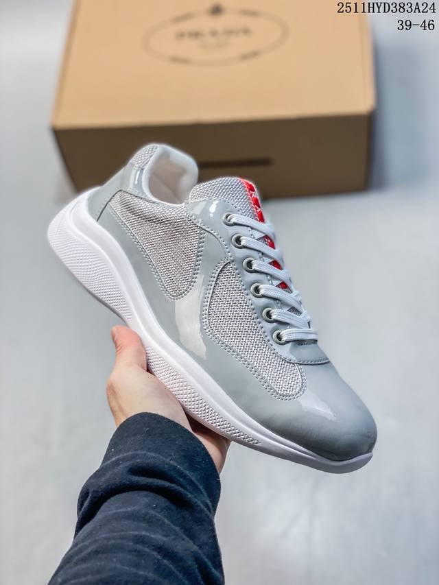 外贸鬼佬版 东莞纯原顶级品质 原版一比一开发 普拉达 prada Linea Rossa 徽标彰显独特的设计格调 海外畅销版 低帮休闲运动鞋 3厘米轻质柔韧鞋底