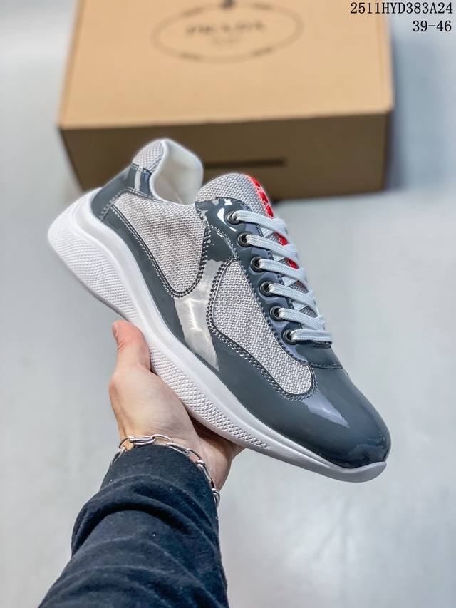 外贸鬼佬版 东莞纯原顶级品质 原版一比一开发 普拉达 prada Linea Rossa 徽标彰显独特的设计格调 海外畅销版 低帮休闲运动鞋 3厘米轻质柔韧鞋底