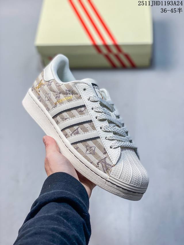 纯原 Clot X Ad Originals Superstar“金标” #贝壳头斯图西联名限定 贴合柔软皮料白棕配色 ，这双鞋的整体设计思路和风格可以说很Cl