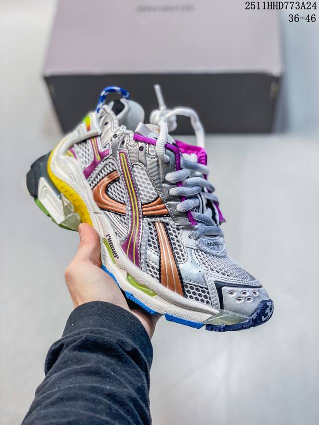 公司级原版一致配件防尘袋及附送鞋带 全部采用原档案原楦数据开发 1:1比例克重 原装欧索莱环保去臭环型鞋垫 市面最为正确东莞代工原底部又是熟悉的复古解构,高奢品