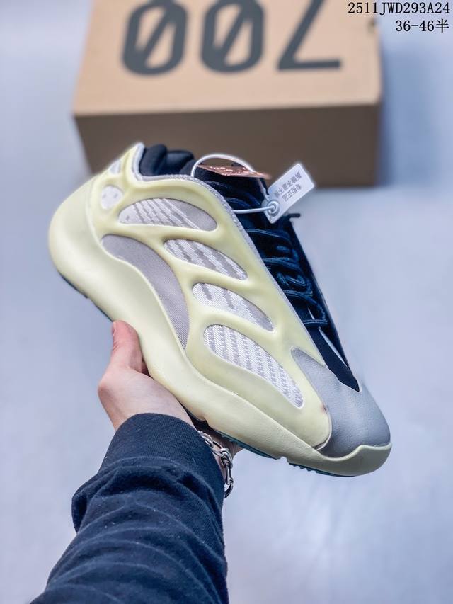 阿迪达斯 侃爷Kanye West X Adidas Yeezy Boost Foam Runner 700 V3”Azael“椰子700 V3低帮复古休闲动运