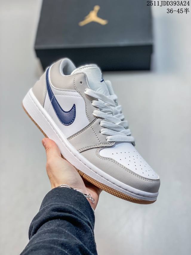 乔丹Air Jordan 1 Low Aj1低帮系列篮球鞋 官方同步配色 原装级产物 #拒绝公底 立体鞋型 细节完美 高清洁度 尺码：36-45半 编号：107