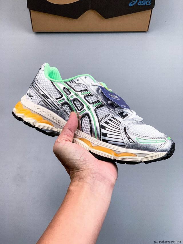亚瑟士Kith X Asics Gel-Kayano 12.1低帮休闲跑步鞋，鞋款以K12作为基底，采用了Nimbus 17的鞋底单元，将缓震和稳定集合在一起，