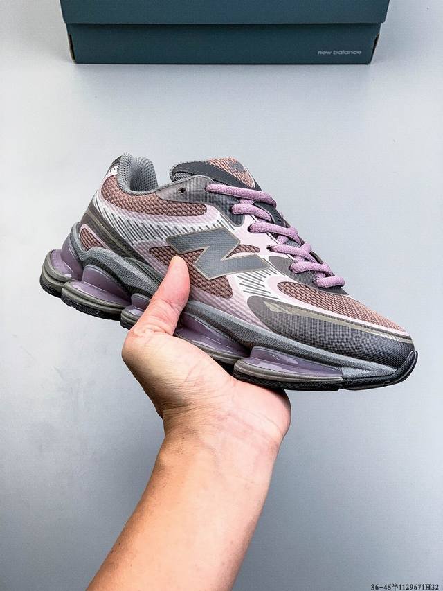 新百伦 New Balance Nb U2000Ea 运动跑步鞋。此复刻经典鞋款，加入当下大热的户外元素，以曾经篮球鞋款型式样加以打造鞋款造型。编织鞋带以及加强