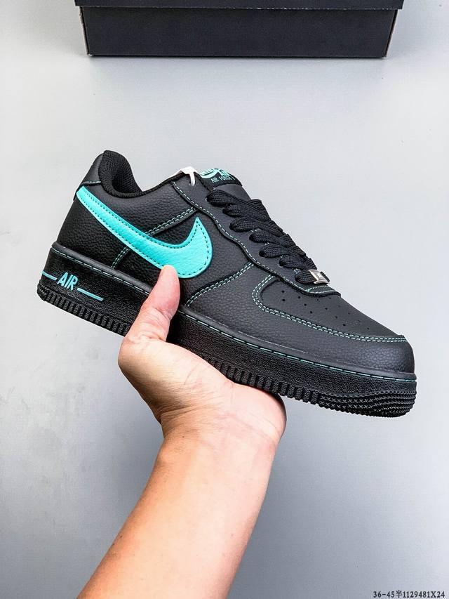 原楦数据纸版，采用硬质优质皮革鞋面材质，内置全掌Air Sole气垫。耐克 Nike Air Force 1 Low 空军一号低帮百搭休闲运动板鞋 112948