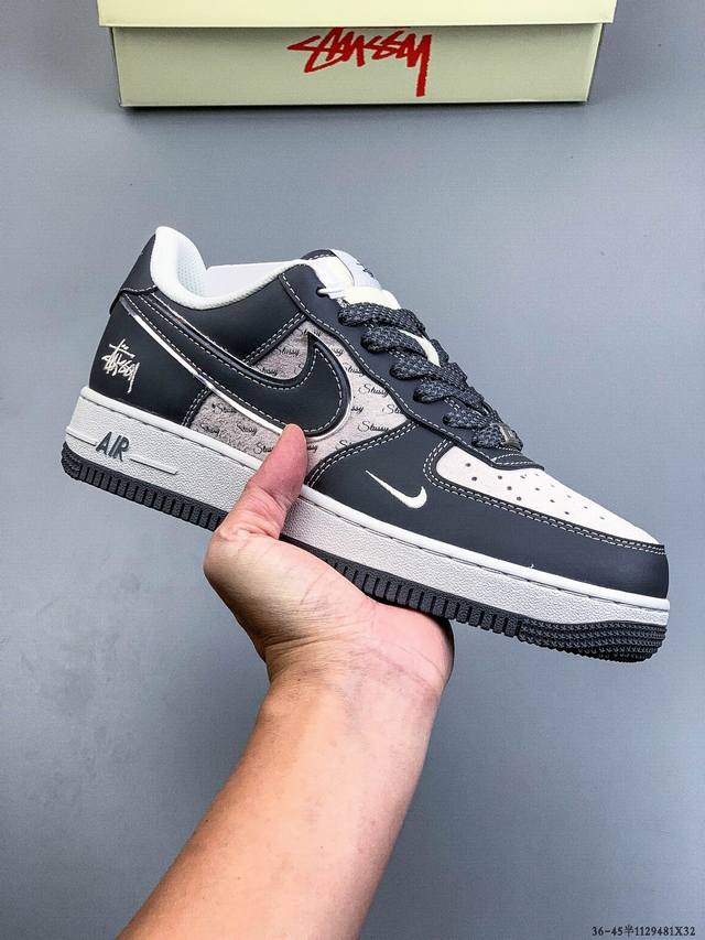 原楦数据纸版，采用硬质优质皮革鞋面材质，内置全掌Air Sole气垫。耐克 Nike Air Force 1 Low 空军一号低帮百搭休闲运动板鞋 112948