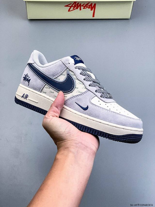 原楦数据纸版，采用硬质优质皮革鞋面材质，内置全掌Air Sole气垫。耐克 Nike Air Force 1 Low 空军一号低帮百搭休闲运动板鞋 112948