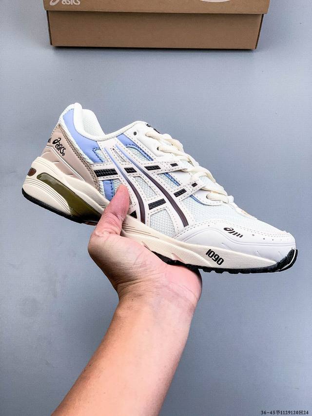 Asics 亚瑟士 Tiger Gel-1090 户外越野休闲运动跑步鞋。透气网眼鞋面配合部分合。最初受到摩托车光滑线条的启发，这款鞋旨在强调速度的概念 112