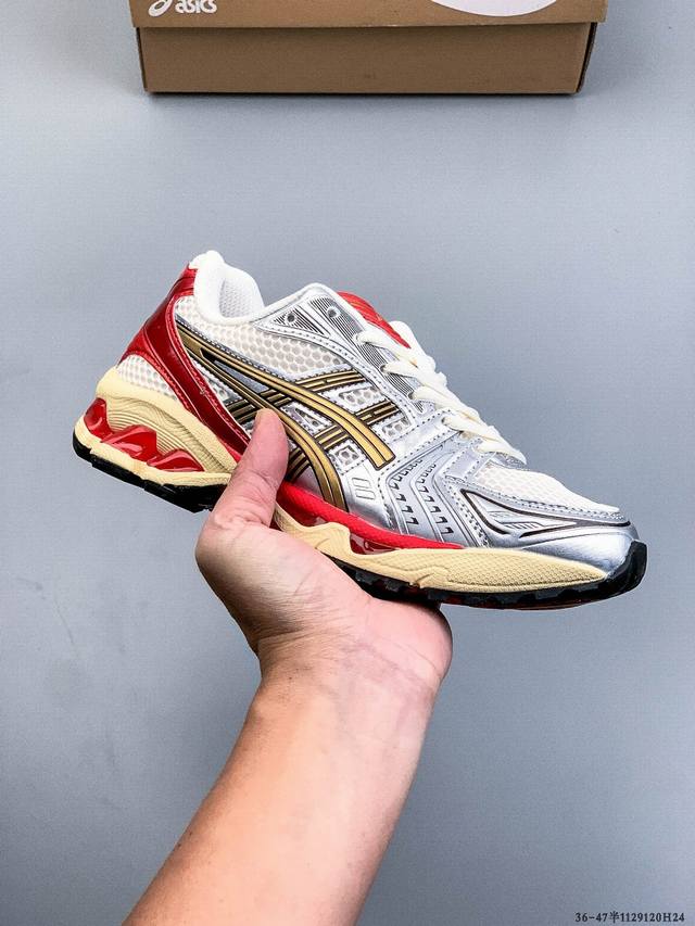 采用环保太空合成革配合透气网眼布鞋面材质#中底3D可视Gel缓震胶效果#升级Eva全新缓震中底部位科技组合耐磨橡胶外底片13年前经典首度回归,复刻魅力难挡！日本