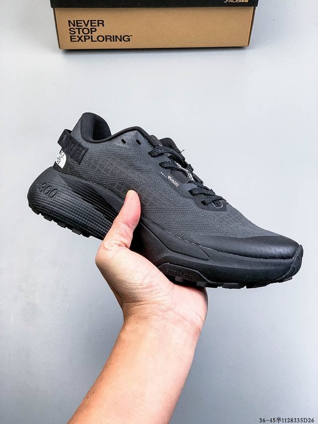 The North Face 北面 乐斯菲斯 男女鞋真标半码制，升级原楦原纸版开发版型，采用轻量网织物科技面料材质，中底Ream 泡沫橡胶物料，外置防滑橡胶大底