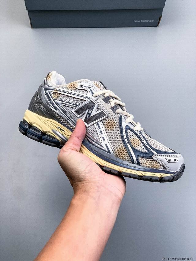 New Balance M1906Ri Nb宝藏老爹鞋款，复古元素叠加，质感超级棒，楦版型材料细节做工精细，货如实拍图 作为Nb最经典的档案鞋型之一，与 2一样