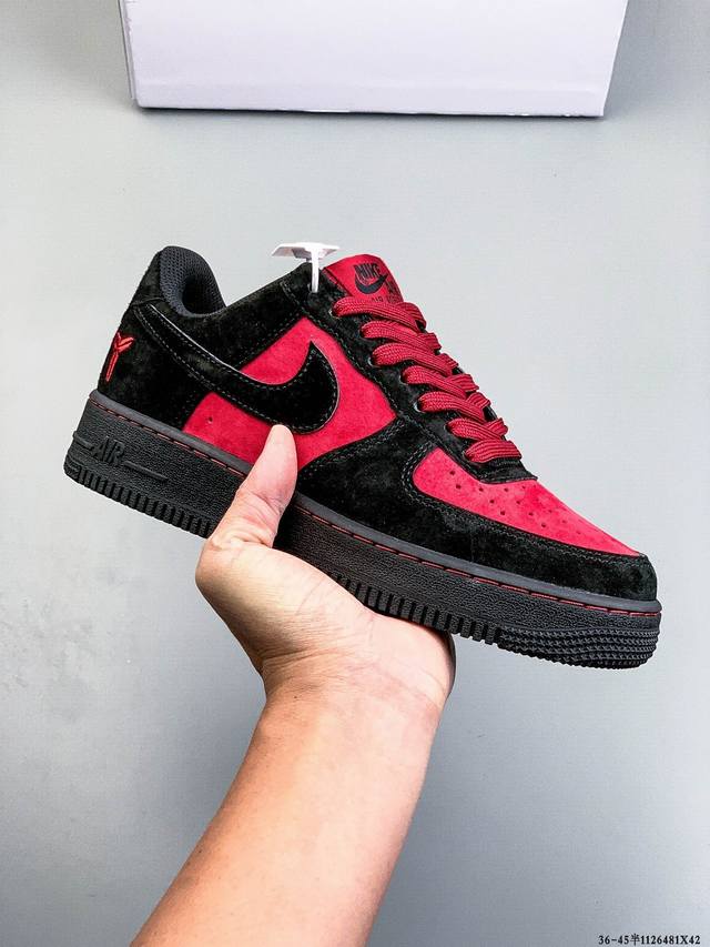 原楦数据纸版，采用硬质优质皮革鞋面材质，内置全掌Air Sole气垫。耐克 Nike Air Force 1 Low 空军一号低帮百搭休闲运动板鞋 112648