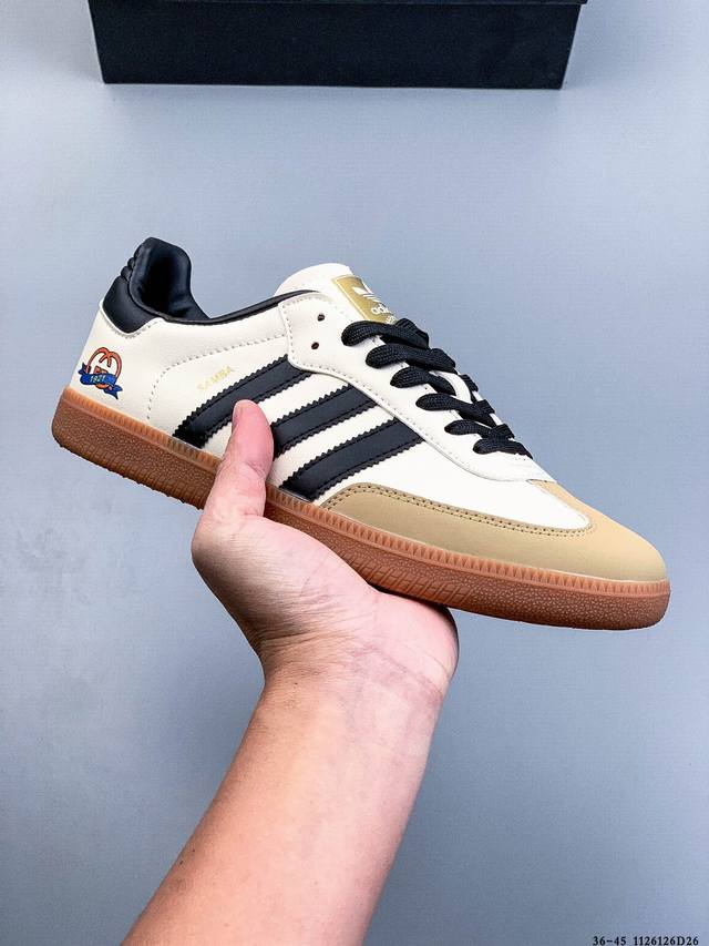 二层真标！Adidas Samba Og 经典鞋款 Adidas 近70年的经典Samba Og 修长的鞋楦,略微尖尖的鞋头,翻毛皮的鞋头拼接,这些我们都看得到