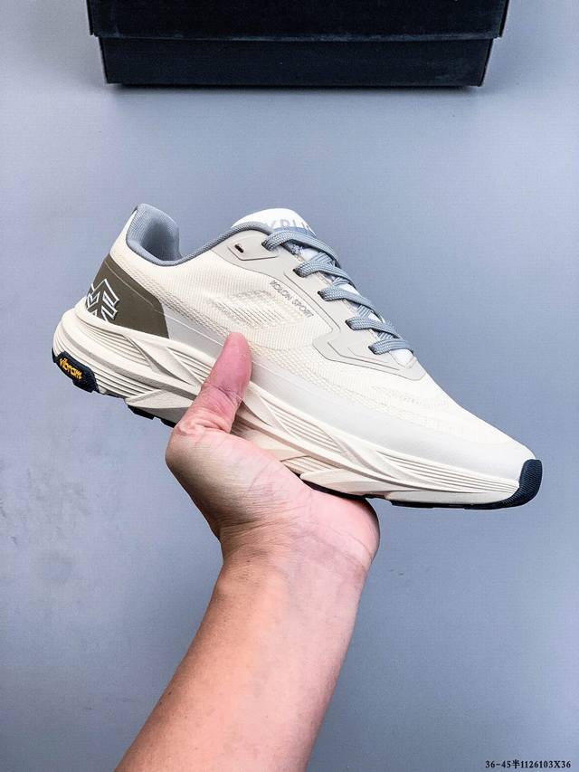 可隆Kolon Sport Element Ex 舒适百搭 抓地耐磨 户外登山运动鞋 鞋面使用高品质织物 外观更具质感 结合热熔压膜工艺 配合低调同色印刷 设计