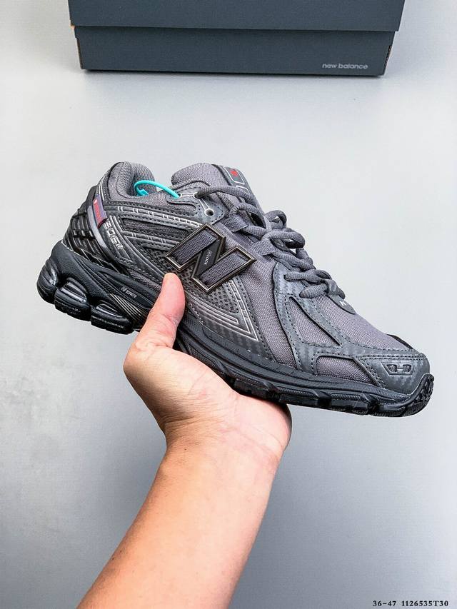 New Balance M1906Ri Nb宝藏老爹鞋款，复古元素叠加，质感超级棒，楦版型材料细节做工精细，货如实拍图 作为Nb最经典的档案鞋型之一，与2002