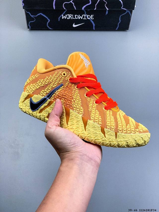 Nike 莫兰特三代 Zoom Ja 3 Ep 低帮休闲运动篮球鞋！ Ja 3 的设计旨在展现莫兰特大胆且充满活力的设计风格，将其亲力亲为的创意融入鞋型设计中，