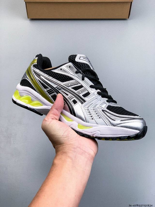 采用环保太空合成革配合透气网眼布鞋面材质#中底3D可视Gel缓震胶效果#升级Eva全新缓震中底部位科技组合耐磨橡胶外底片13年前经典首度回归,复刻魅力难挡！日本