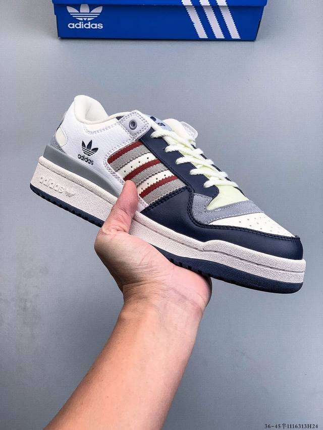 阿迪达斯 Adidas Originals Forum 84 Low Adv 低帮百搭潮流休闲运动板鞋。以复古篮球鞋的外形为基础，采用皮革拼接，简约百搭，更加贴