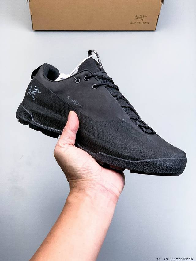 Arcteryx始祖鸟 Konseal Lt 轻量 网布防滑轻便耐磨 低帮户外运动跑步鞋 Konseal Lt的外观看似朴实 却散发着一股高贵气息 虽然是标榜越