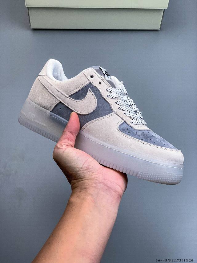 原楦数据纸版，采用硬质优质皮革鞋面材质，内置全掌Air Sole气垫。耐克 Nike Air Force 1 Low 空军一号低帮百搭休闲运动板鞋 111736