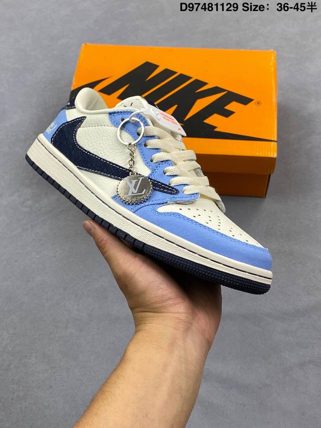 Fragment X Travis Scott X 斯图西 Air Jordan 1 Low 三方联名倒钩 性价比原盒出货 全新的三方联名低帮倒钩鞋面延续了黑脚