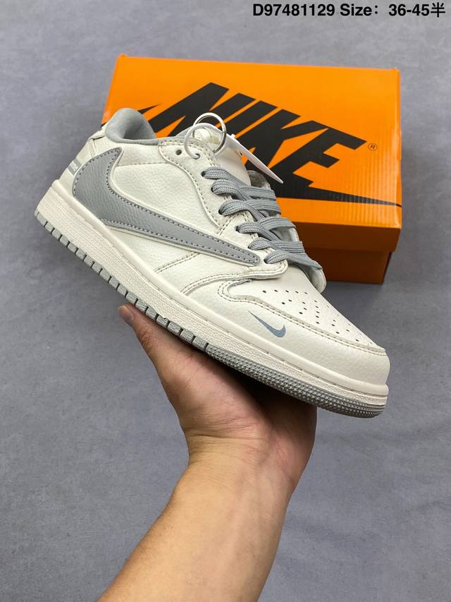 Fragment X Travis Scott X 斯图西 Air Jordan 1 Low 三方联名倒钩 性价比原盒出货 全新的三方联名低帮倒钩鞋面延续了黑脚