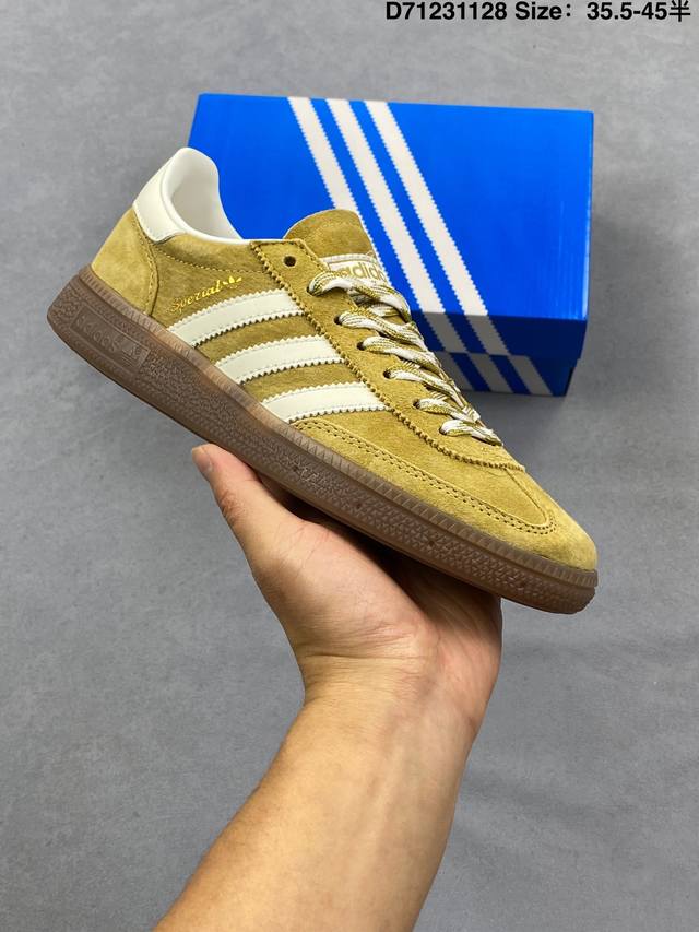 Adidas Handball Spezial 阿迪达斯经典款 复古休闲板鞋 全鞋采用反毛皮制作 牛筋耐磨大底 承载青春情怀的板鞋 经典三条杠装饰鞋侧 品牌辨识