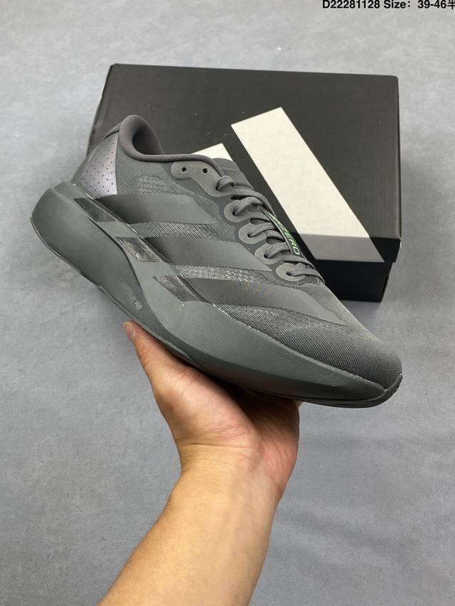 公司级Adidas Adizero pro Evo Sl 阿迪达斯 舒适百搭防滑耐磨 低帮 休闲跑步鞋 中底配置方面搭载全掌Lightstrike pro 鞋面