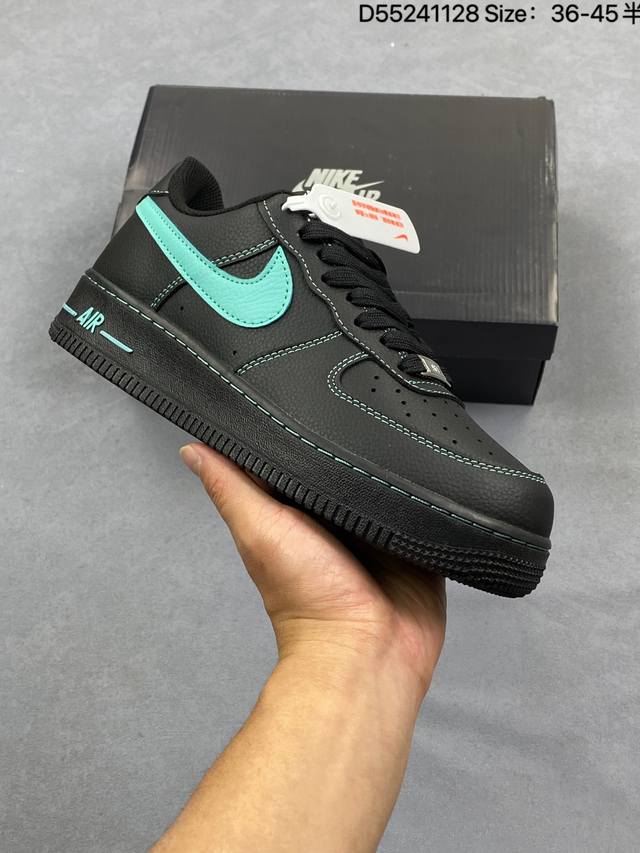 耐克 Nike Air Force 1 '07 空军一号含气垫 小白鞋 低帮百搭厚底增高休闲运动板鞋。柔软、弹性十足的缓震性能和出色的中底设计，横跨复古与现代的