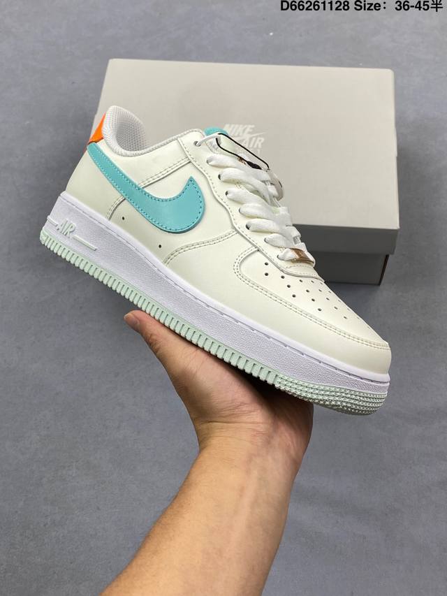 公司级耐克Nike Air Force 1’07空军一号低帮百搭休闲运动板鞋。柔软、弹性十足的缓震性能和出色的中底设计，横跨复古与现代的外型结合，造就出风靡全球