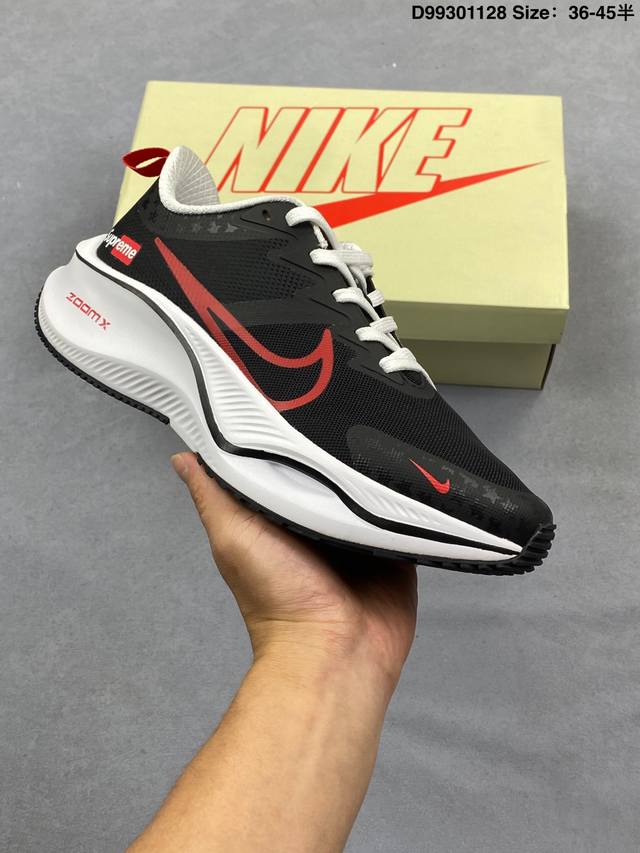 Nike pegasus plus 舒适百搭防滑耐磨 低帮 休闲跑步鞋 采用全新双层超轻透气网眼布材质 内里嵌入定型海绵 中底搭载前Zoom 全掌React配置
