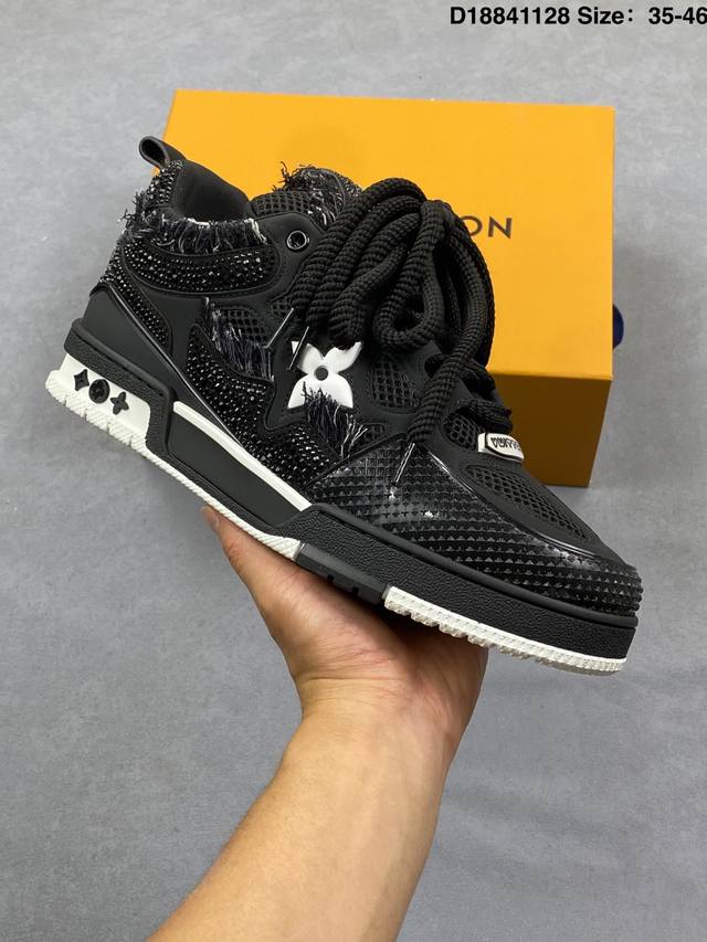 广奢高端货 Lv Skate 系列 滑板鞋 原楦原纸版开模，鞋型立体饱满 零毛边、零溢胶、零线头瑕疵 细节与原版一致 区分市面通货 多层叠片＋电脑针车，针距密度