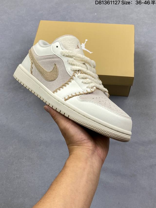 Nike Air Jordan 1 Low Aj1乔1低帮休闲板鞋 同步官方配色 原档冲孔鞋头 四线拉帮 鞋舌高弹海绵填充 官方货号:553558 113 Si